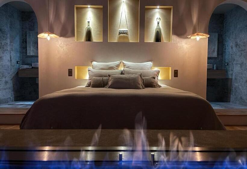 标准间带漩涡浴缸, Mas Escala Suites & Spa