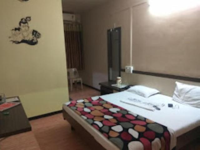 Номер Стандарт, Vishal Palace,nashik