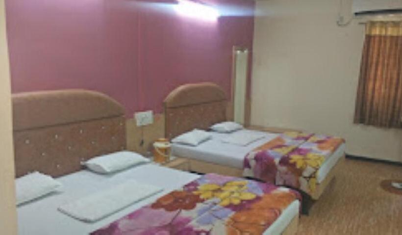 Четырехместный Номер Deluxe, Vishal Palace,nashik