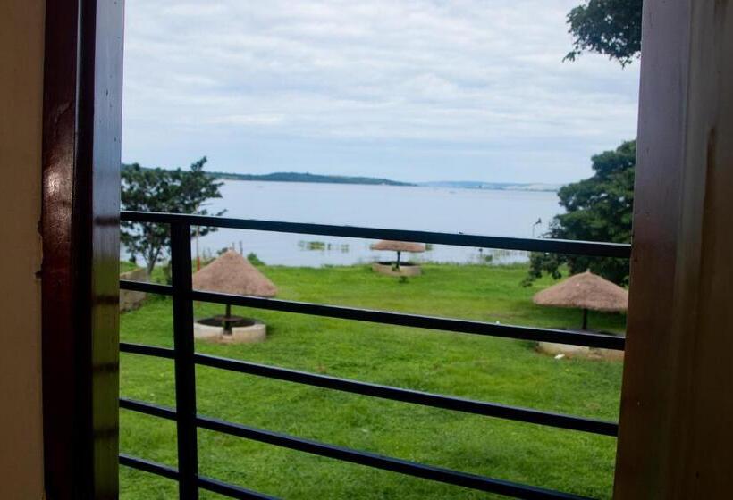 اتاق استاندارد یک نفره, Buvuma Island Beach