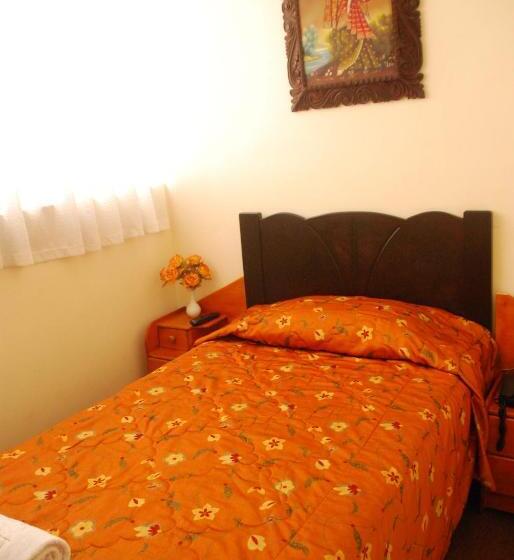 اتاق استاندارد یک نفره, Hospedaje Del Carmen