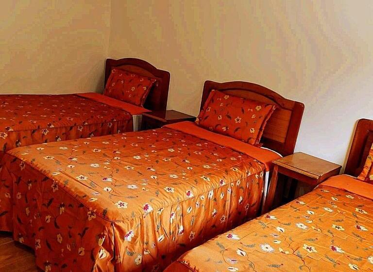 اتاق استاندارد سه نفره, Hospedaje Del Carmen