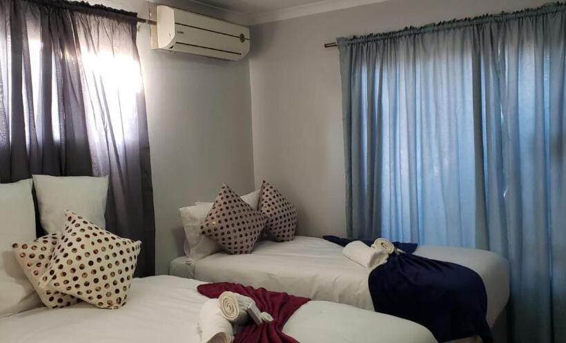 Номер Стандарт Вид на Бассейн, Bnb Panorama