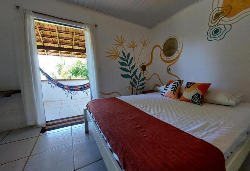 اتاق استاندارد سه تخته با سرویس بهداشتی مشترک, Circular Guest House