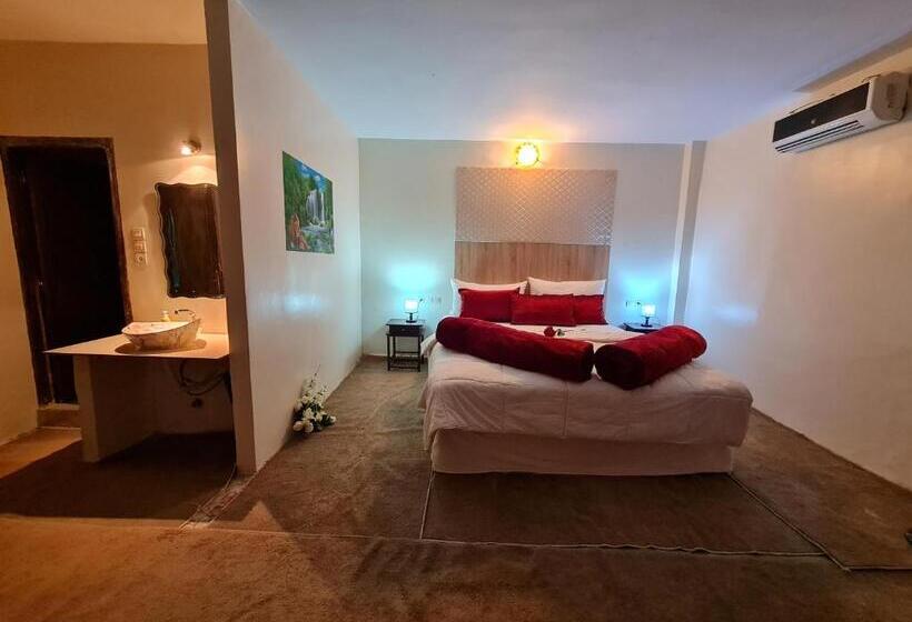 Люкс, Hôtel Et Restaurant Arij