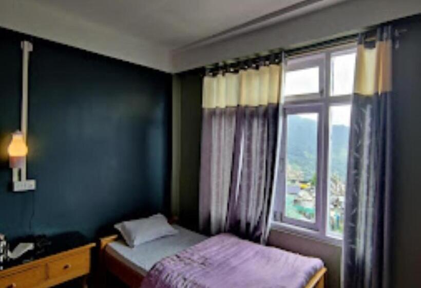 스탠다드 트리플 룸, Tourist Hut Arunachal Pradesh
