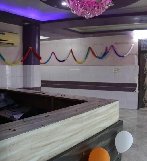 Трехместный Номер Классика, Oyo Hotel Grand