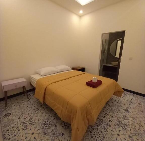 استودیوی لوکس, Rumah Wj Rooms And Suites