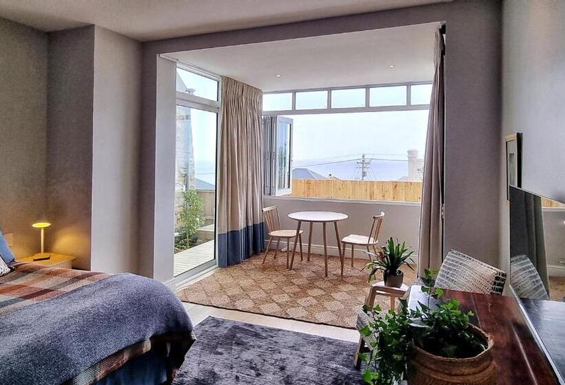 Люкс Повышенной Комфортности, The Dragon Tree Guesthouse
