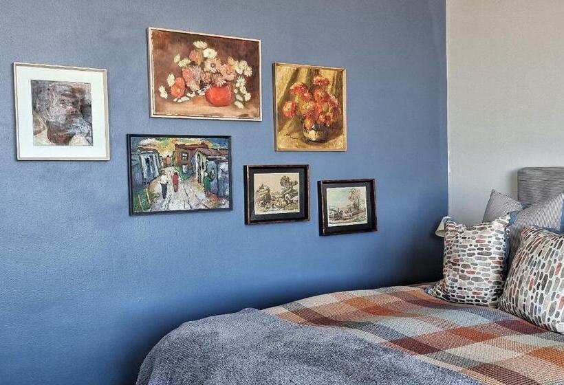 Люкс Повышенной Комфортности, The Dragon Tree Guesthouse