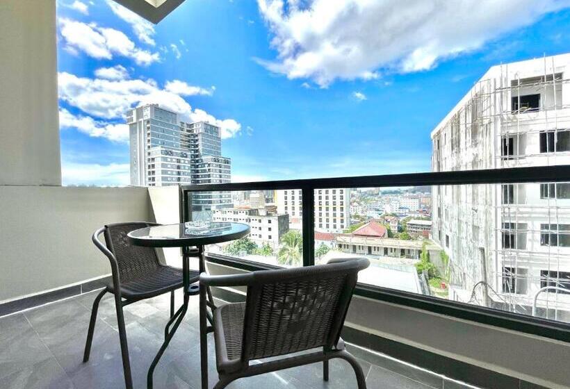 اتاق لوکس با بالکن, Sky City View Appartements Sihanoukville