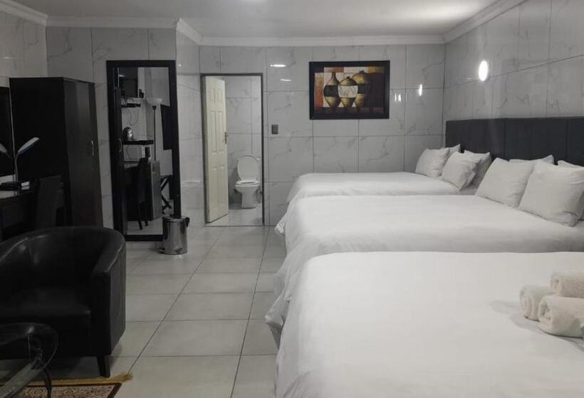 اتاق استاندارد سه نفره, Tony S Guest House 1
