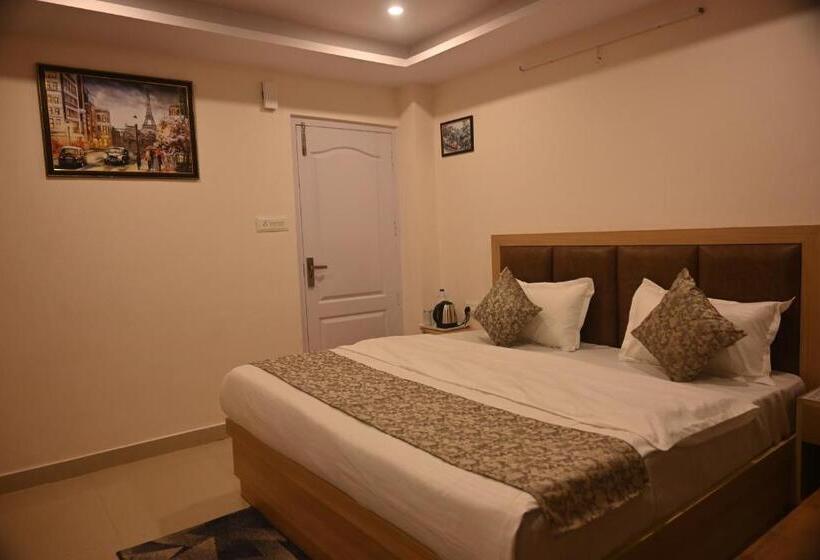 Номер Стандарт Вид на Горы, Pine Ville Shimla