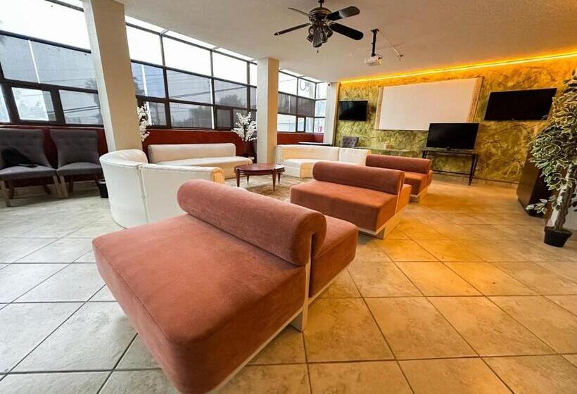 سوئیت با بالکن, La Casona Penthouse Mansión
