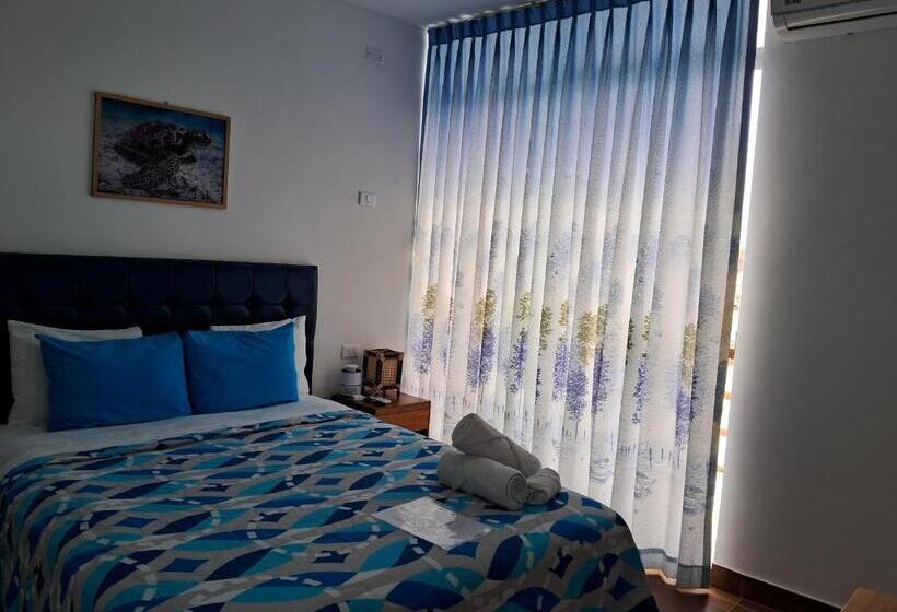 اتاق لوکس با چشم‌انداز دریا, Las Fragatas Casa