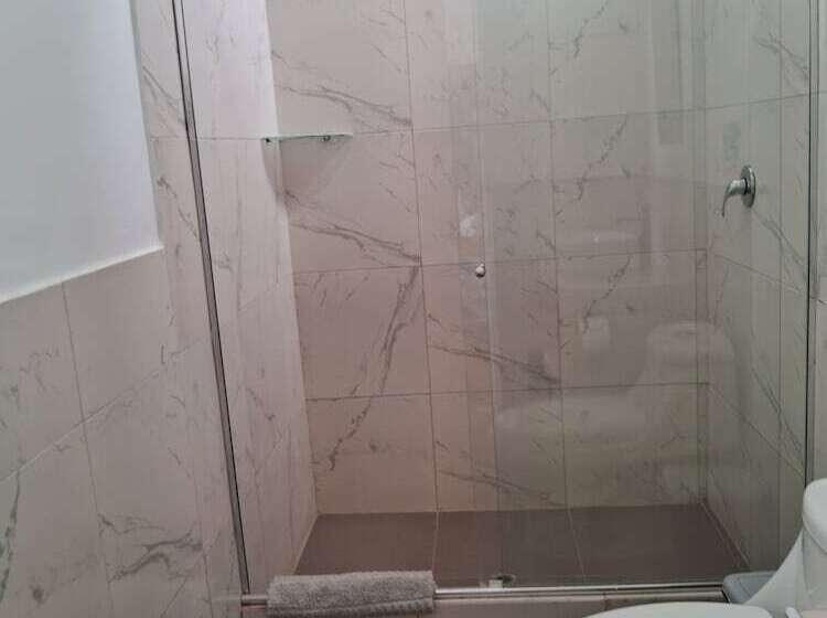 اتاق خانوادگی, Las Fragatas Casa