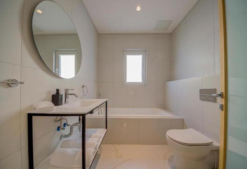 سوئیت با وان آب گرم, Mayfair By Premier Suites Mt