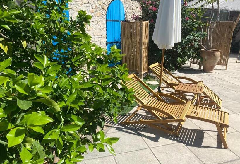 اتاق استاندارد با چشم‌انداز باغ, Le Patio Aux Oiseaux