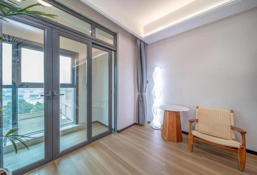 اتاق استاندارد با بالکن, Hefei Tom