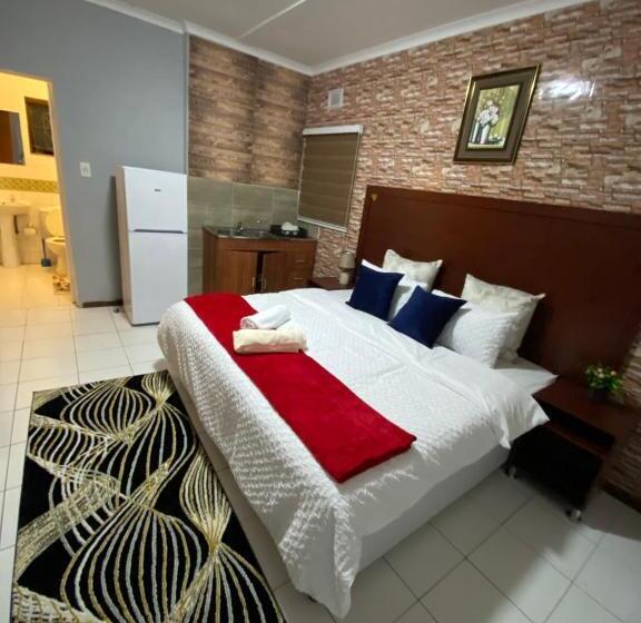 Стандартный Номер Кровать Кинг, Comrades Oasis Guest House