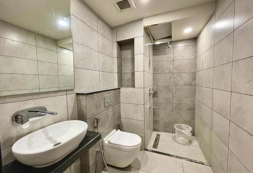 Номер Deluxe, Rockbay ! Puri, Swimming Pool Lift And Parking Facility Near Sea Beach & Temple Breakfast Included