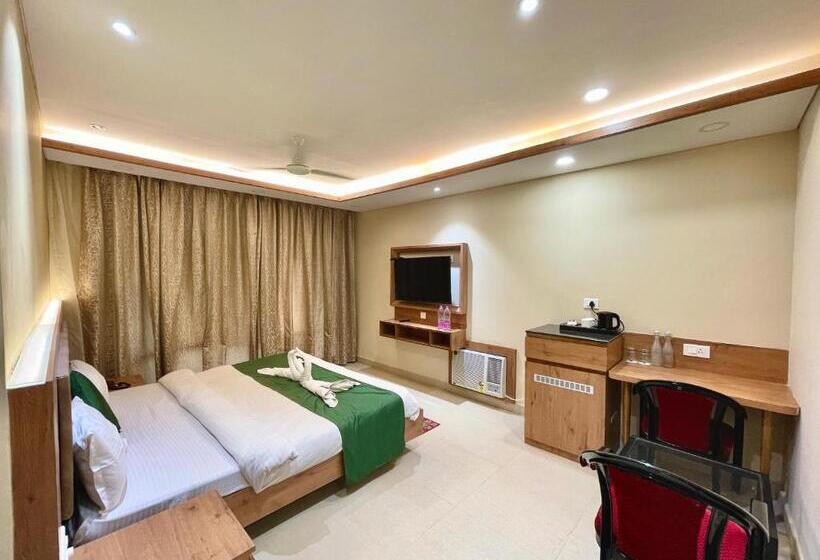 Трежместный Номер Economy, Rockbay ! Puri, Swimming Pool Lift And Parking Facility Near Sea Beach & Temple Breakfast Included