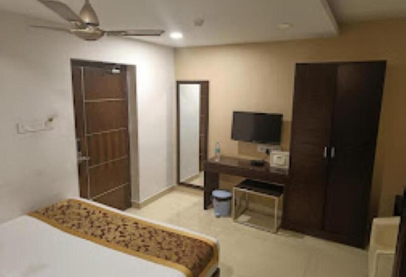 Standard Room, The King S Park Residency Chennai