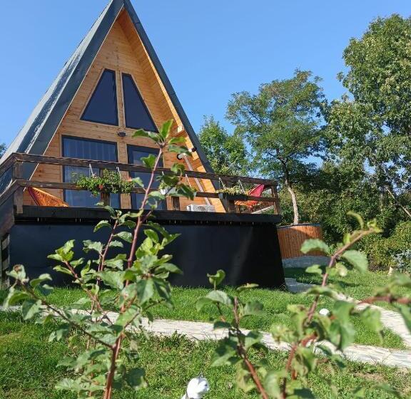 패밀리 방갈로, Carpatina Rustic House