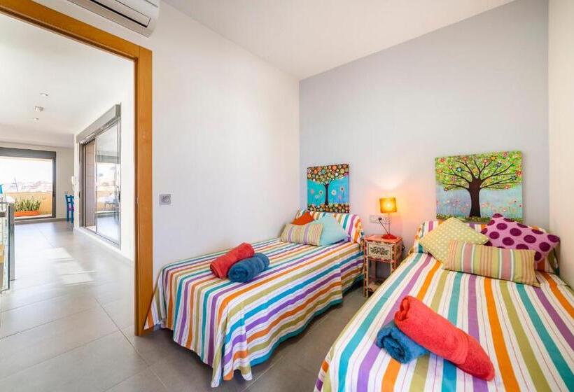 スタンダードルーム, ático Dentro De Casa Privada