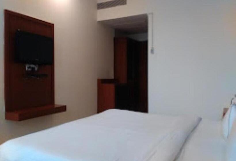 Номер Deluxe, Dev International, Chhindwara