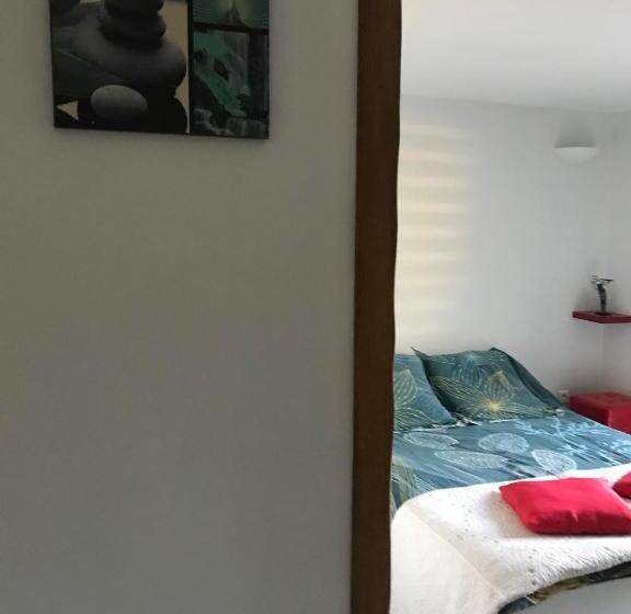 Номер Стандарт, Chambre Indépendante Privée Avec Salle De Bain