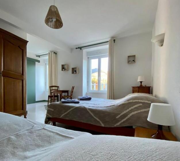 Quarto Triplo Estandar, L Estive Du Claux