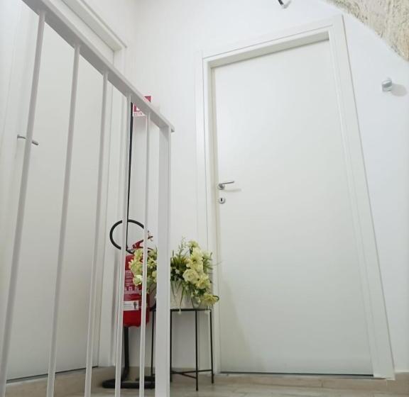 Трехместный Номер Deluxe, Newhouse Rooms Black & White