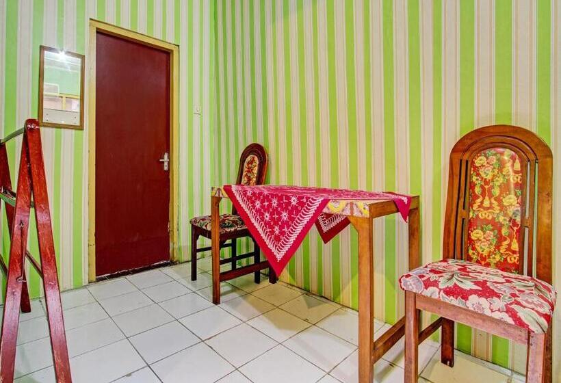 Трежместный Номер Economy, Spot On 93182 Hotel Jaya Kusuma