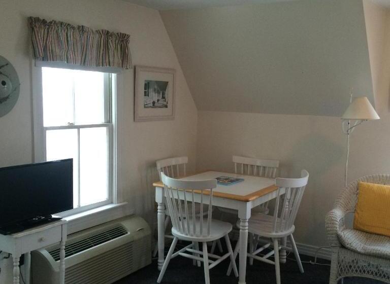 带1个卧室的带阳台的公寓, Angie's Guest Cottage