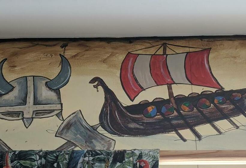 Номер Стандарт, The Pirate Haus Inn