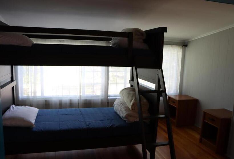 Дом 4 Спальни, Sea View Motel