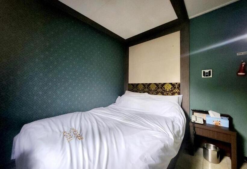 Quarto Estandar, K Highstel Jayeon