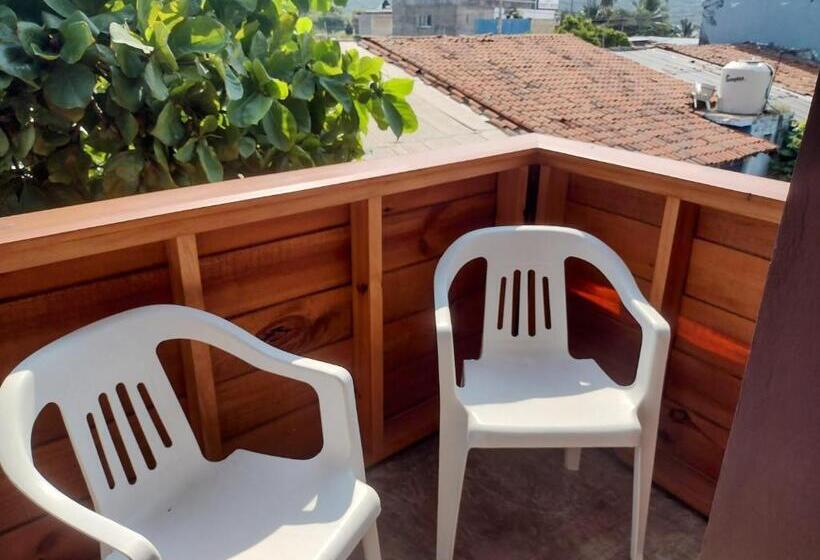 Номер Deluxe, Oridleys Hostel16
