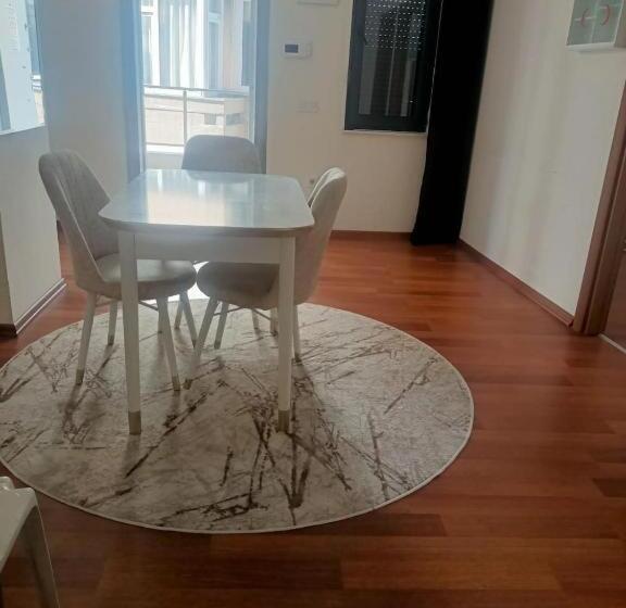 Апартаменты 2 Спальни, Old Town Grand Apart