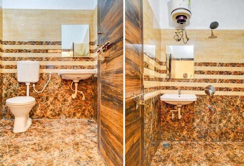 Трехместный Номер Классика, Oyo Hotel Darshini
