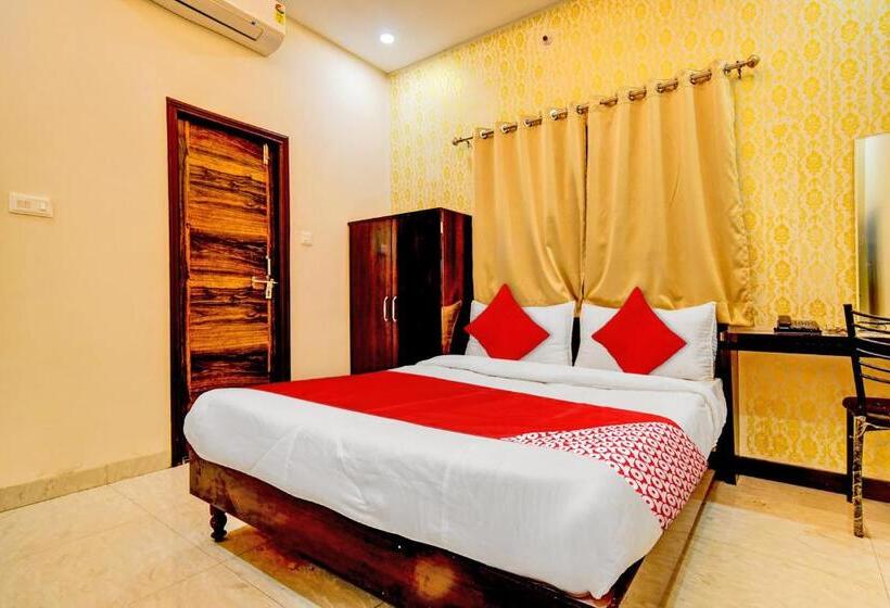 Трехместный Номер Классика, Oyo Hotel Darshini