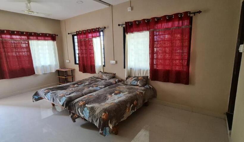 اتاق لوکس, Galaxy Residency