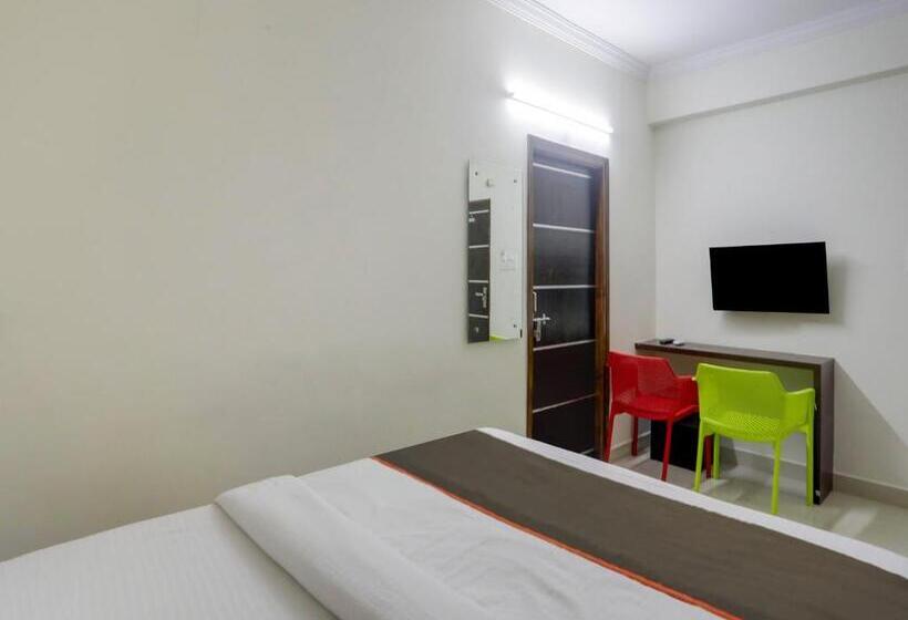 اتاق کلاسیک سه تخته, Collection O Svs Grand Guest House