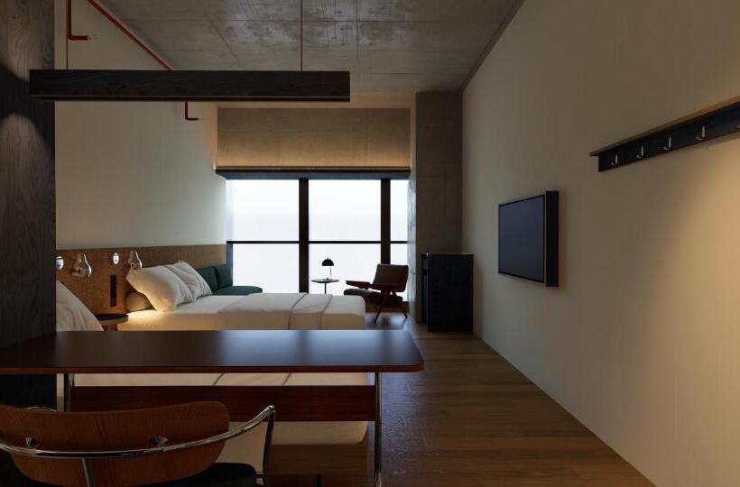 Номер Стандарт, 彼厅酒店hotel In Between