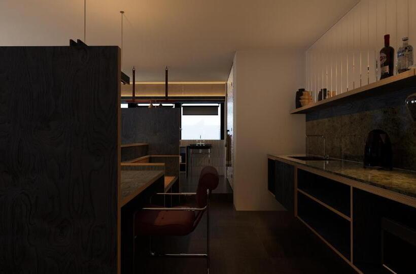 Президентский Люкс, 彼厅酒店hotel In Between