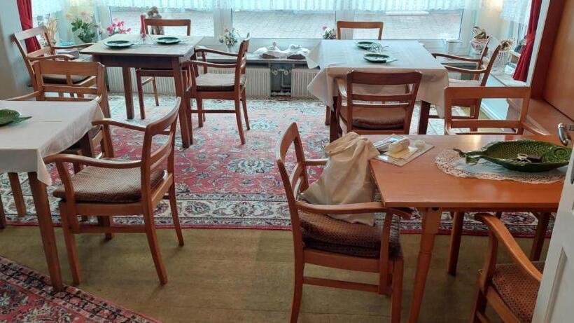 اتاق راحتی سه تخته, Haus Deitje