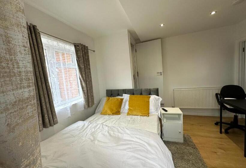 Студия Deluxe, Keedonwood Road Bromley, Rooms With Free Wifi