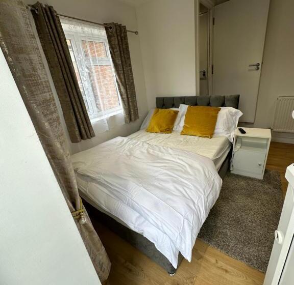 Студия Deluxe, Keedonwood Road Bromley, Rooms With Free Wifi