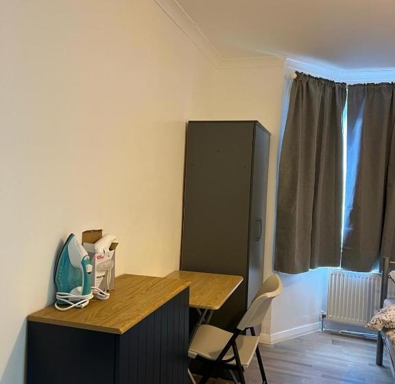 Номер Стандарт, Oxborne Rooms Uk   Wyatt